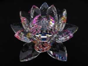 Kristallen lotus op standaard