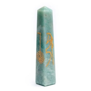 Obelisk van amazoniet met reikisymbolen